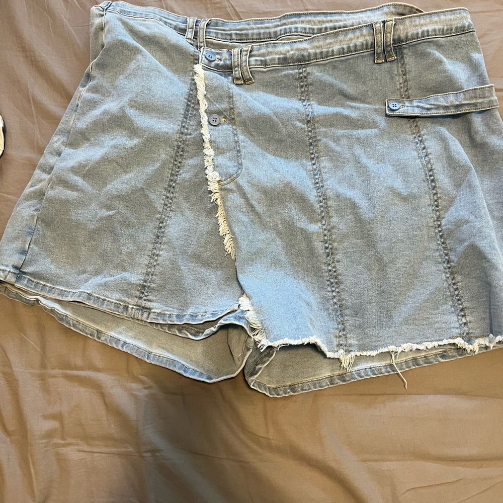 Jean skort - Picture 3 of 3
